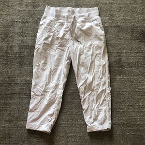 Lululemon Street to Studio lined crop white